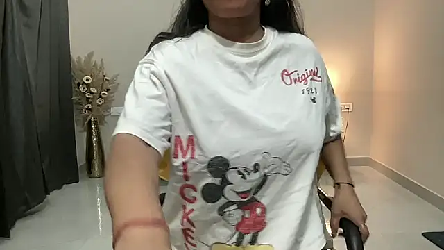 Snapshot of piyassi__divya chatting on 06/24/26, 05:33 piyassi divya online show from 06/24/26, 05:33