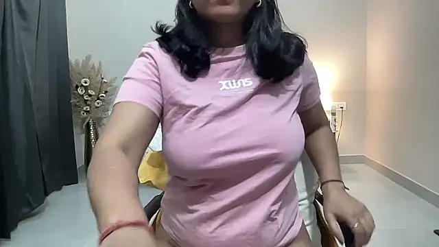 Snapshot of piyassi__divya chatting on 06/20/26, 06:57 piyassi divya online show from 06/20/26, 06:57