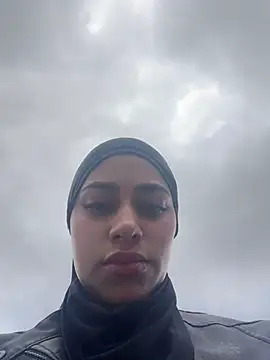 AlannaEvons online show from 04/07/26, 03:36