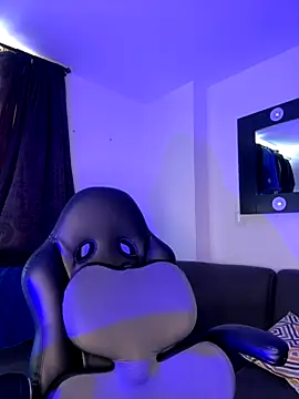 AlannaEvons online show from 11/30/25, 02:51