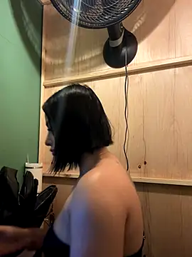 AlannaEvons online show from 12/01/25, 06:42