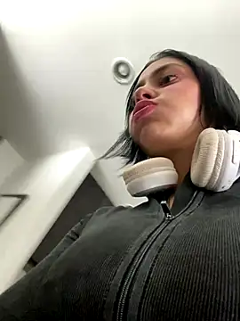 AlannaEvons online show from 12/05/25, 03:10