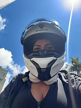 AlannaEvons online show from 04/01/26, 06:16