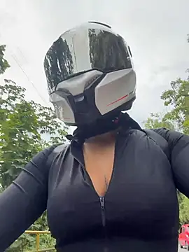 AlannaEvons online show from 04/10/26, 07:21