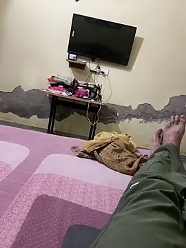 LOVE4GIRL online show from 10/17/25, 10:39