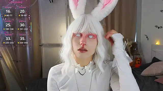 Snapshot of Moonlight1Sonata1 chatting on 10/24/25, 09:08 Moonlight1Sonata1 online show from 10/24/25, 09:08