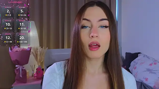 Snapshot of Moonlight1Sonata1 chatting on 12/18/25, 09:03 Moonlight1Sonata1 online show from 12/18/25, 09:03