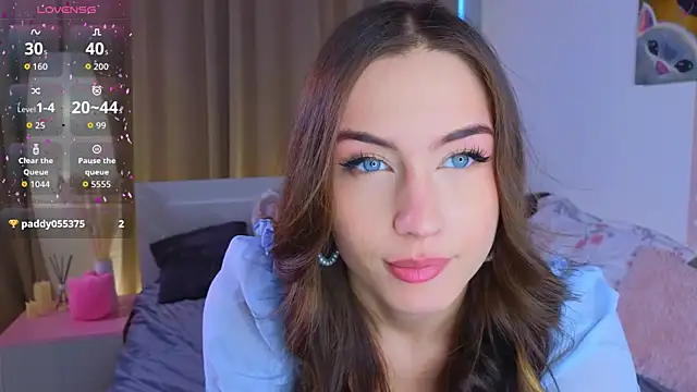 Snapshot of Moonlight1Sonata1 chatting on 12/15/25, 09:04 Moonlight1Sonata1 online show from 12/15/25, 09:04