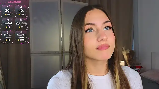 Snapshot of Moonlight1Sonata1 chatting on 10/16/25, 09:06 Moonlight1Sonata1 online show from 10/16/25, 09:06