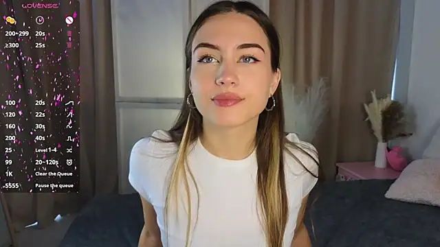 Snapshot of Moonlight1Sonata1 chatting on 09/19/25, 09:02 Moonlight1Sonata1 online show from 09/19/25, 09:02