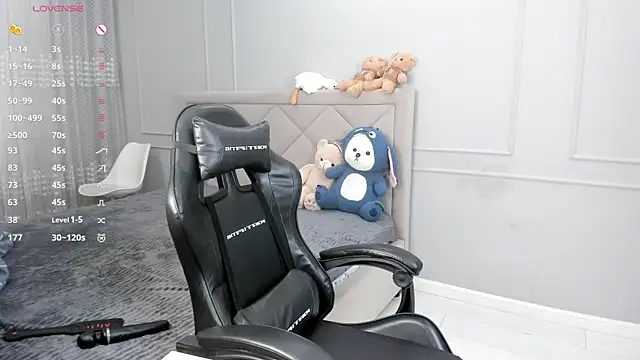 Yunleah online show from 09/23/25, 01:45