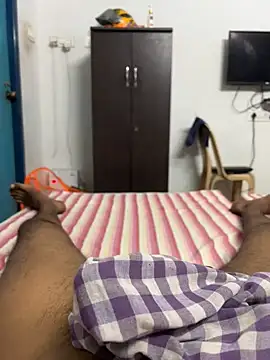 usermood2000 online show from 11/23/25, 07:29