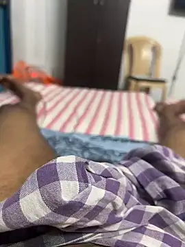 usermood2000 online show from 10/11/25, 11:00