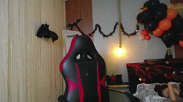 honeymoon 12 online show from 10/31/25, 02:52