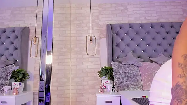 PauVega  online show from 03/25/26, 02:05