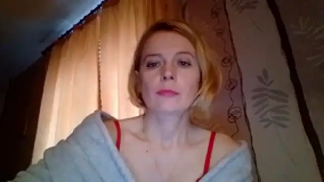 LiluXRose online show from 10/25/25, 10:47