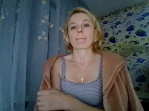 LiluXRose online show from 09/18/25, 08:45