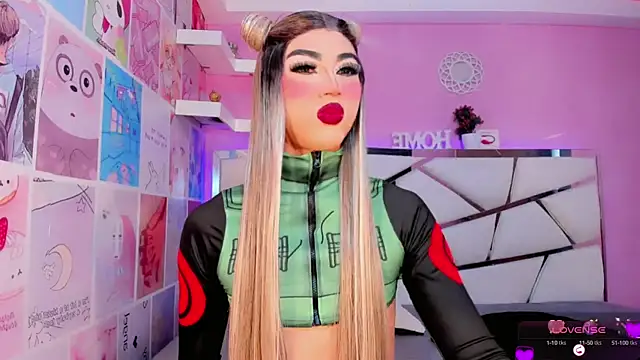 Snapshot of Miacuteee chatting on 10/01/25, 10:02 Miacuteee online show from 10/01/25, 10:02