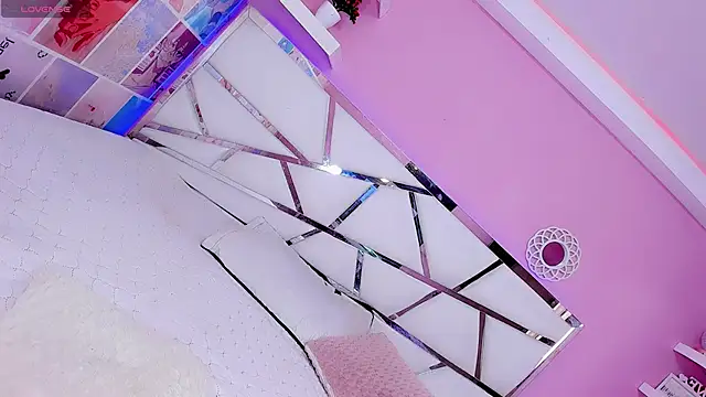 Snapshot of Miacuteee chatting on 11/18/25, 08:45 Miacuteee online show from 11/18/25, 08:45