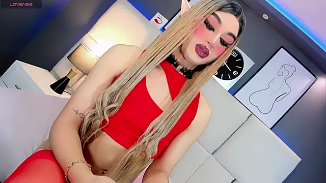 Snapshot of Miacuteee chatting on 10/23/25, 01:37 Miacuteee online show from 10/23/25, 01:37