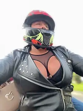 -Mia1 online show from 04/07/26, 12:18