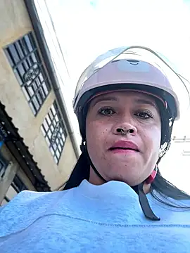 Snapshot of -Mia1 chatting on 01/19/26, 11:58 -Mia1 online show from 01/19/26, 11:58