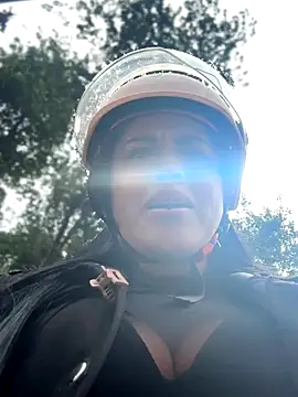 -Mia1 online show from 10/21/25, 05:23