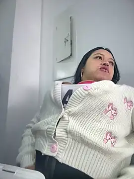 -Mia1 online show from 12/18/25, 01:04