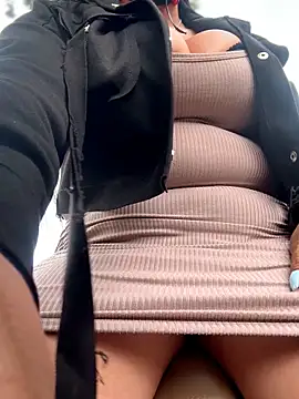 -Mia1 online show from 10/28/25, 04:06