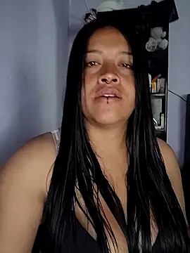 Snapshot of -Mia1 chatting on 09/12/25, 04:18 -Mia1 online show from 09/12/25, 04:18