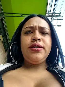 Snapshot of -Mia1 chatting on 09/28/25, 12:23 -Mia1 online show from 09/28/25, 12:23