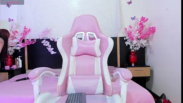 emma ayala online show from 05/15/26, 07:12
