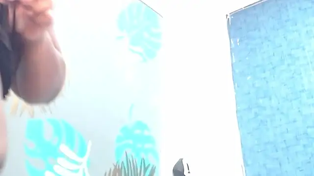 isabella brown1 online show from 11/17/25, 11:25