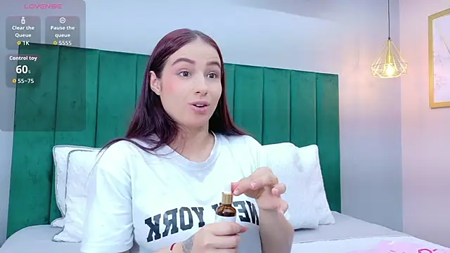 Ashley Evans22 online show from 04/06/26, 08:21