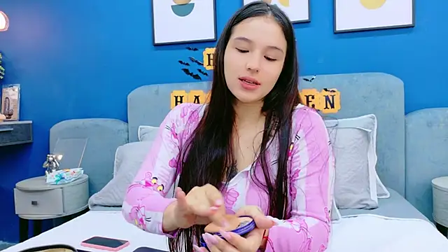 Ashley Evans22 online show from 11/04/25, 07:39