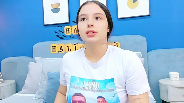 Ashley Evans22 online show from 10/29/25, 08:19