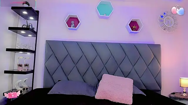 Amira Ember online show from 01/09/26, 09:00