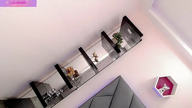 Amira Ember online show from 10/12/25, 02:40