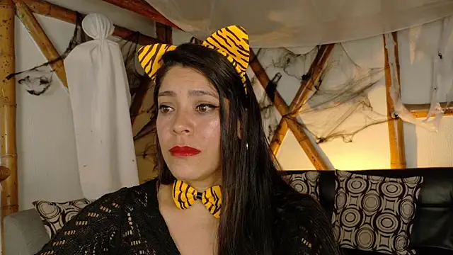 sofiia diaz0805 online show from 10/31/25, 09:11