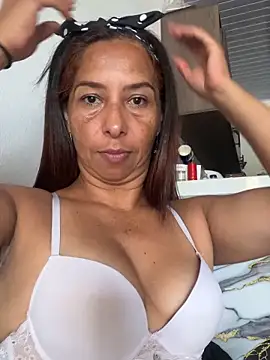 maleja23 online show from 11/04/25, 02:32