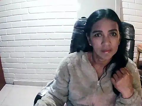 MiiaVelasquez online show from 10/15/25, 03:38
