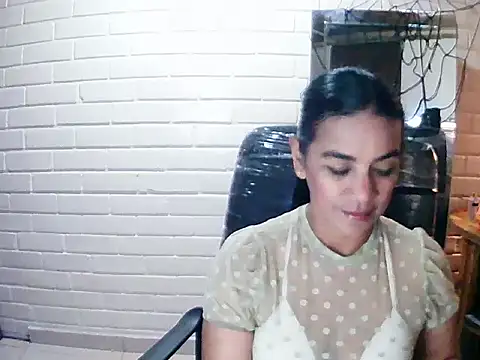 MiiaVelasquez online show from 10/25/25, 05:17