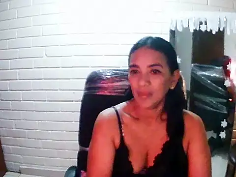 MiiaVelasquez online show from 11/14/25, 04:16