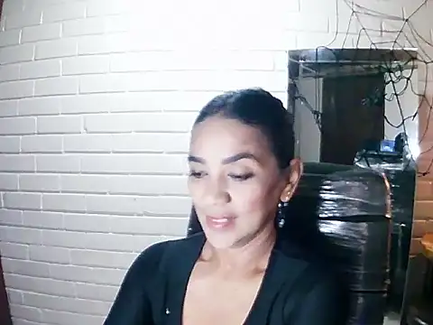 MiiaVelasquez online show from 10/23/25, 04:22