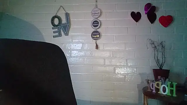 MiiaVelasquez online show from 04/06/26, 04:30