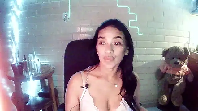 MiiaVelasquez online show from 01/17/26, 04:05