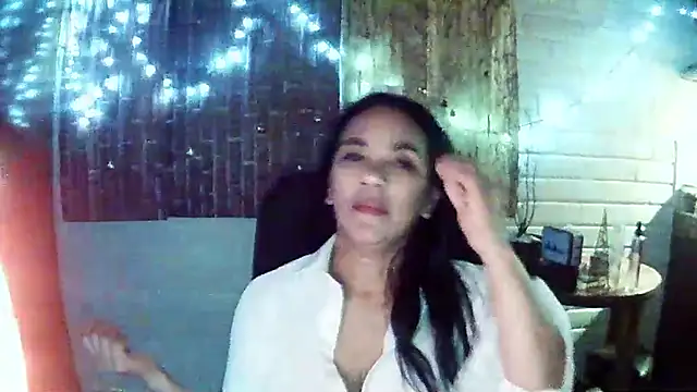 MiiaVelasquez online show from 12/03/25, 04:13