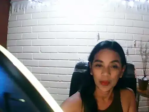 MiiaVelasquez online show from 11/18/25, 03:54