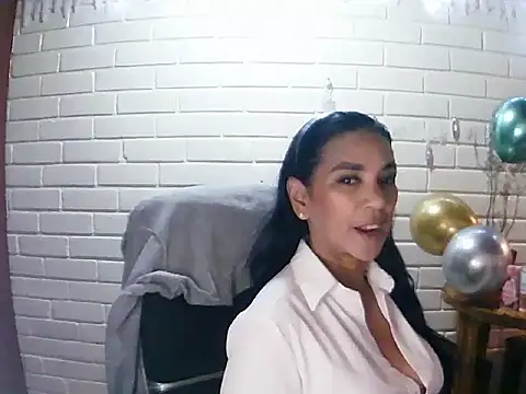 MiiaVelasquez online show from 11/21/25, 04:11