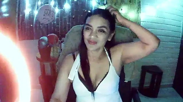 MiiaVelasquez online show from 12/16/25, 04:28